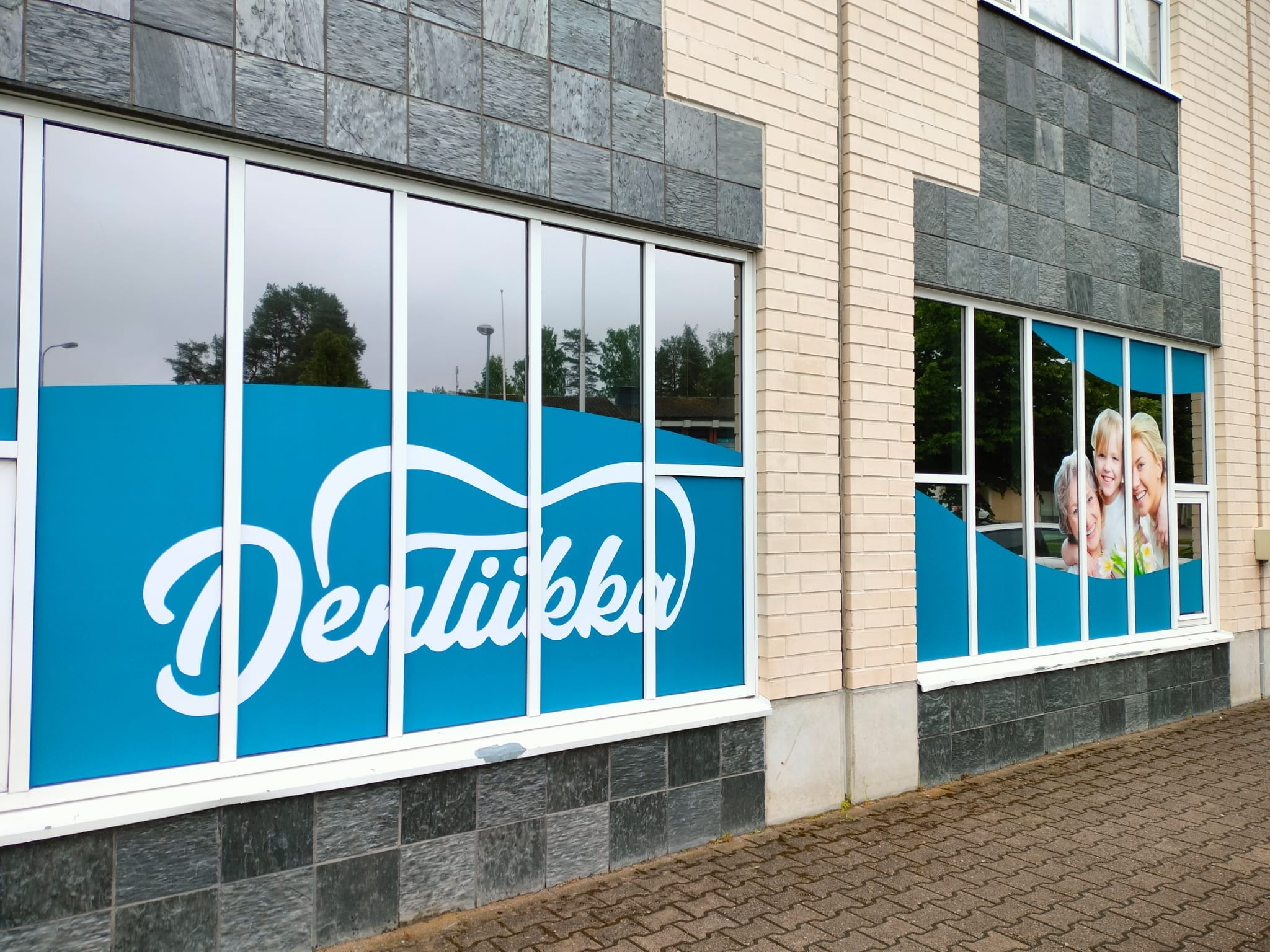 Dentiikka julkisivu